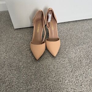 Dream Pairs Nude Heels